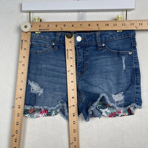 Y2K Guess Los Angeles Cut Off Distressed Jean Shorts Women’s 26 Floral Pockets - Picture 7 of 7